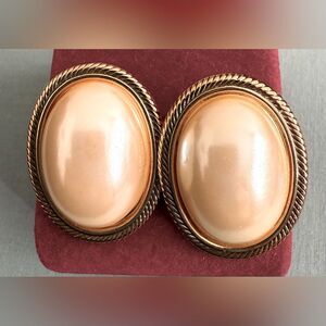 Vintage Bog Gold and Cream Oval Earrings